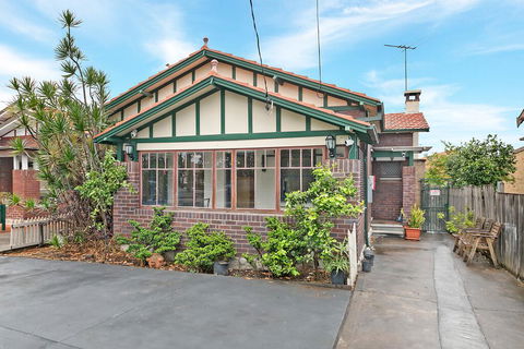 KOZYGURU ARNCLIFFE SYDNEY AIRPORT RENOVATED COTTAGE 3 BED HOUSE NAR232 - Hotel VIC 3