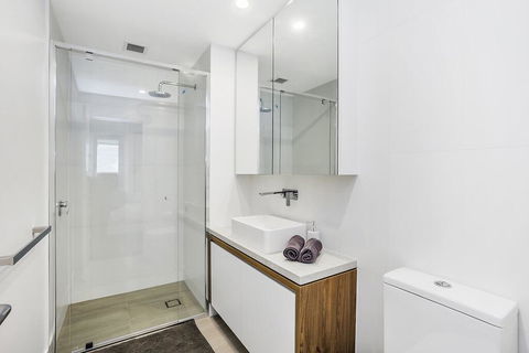 KOZYGURU FORTITUDE VALLEY 2 BED DESIGNER APT + FREE PARKING QFV179-803 - Hotel VIC 2