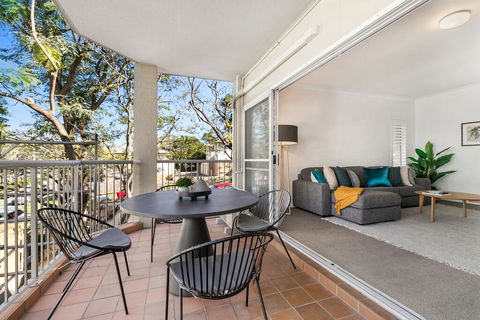 Large And Airy Unit In Quiet Riverside Suburb - Hotel VIC 1