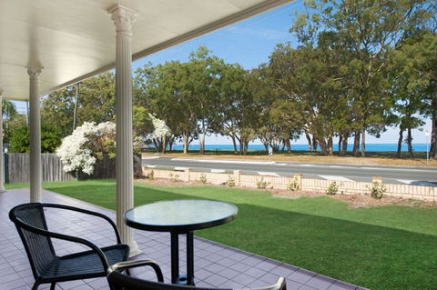 Large Family Waterfront Home With Room For A Boat - Welsby Pde, Bongaree - Hotel VIC 0