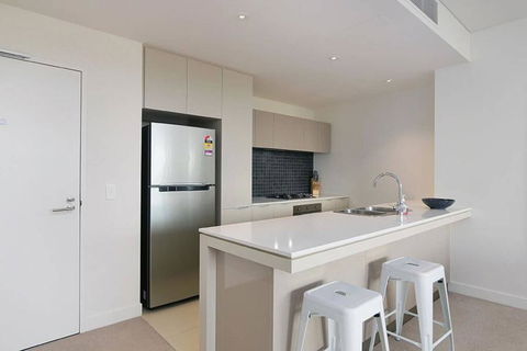 Large Modern 2 Bedroom Apartment Near Lake Claremont - Hotel VIC 2
