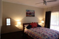 Book Mount George Accommodation Vacations Hotel VIC Hotel VIC