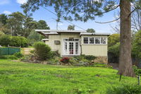 Book Kilsyth Accommodation Vacations Hotel VIC Hotel VIC
