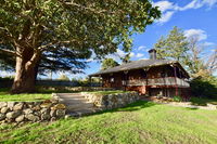 Book Linden Accommodation Vacations Hotel VIC Hotel VIC