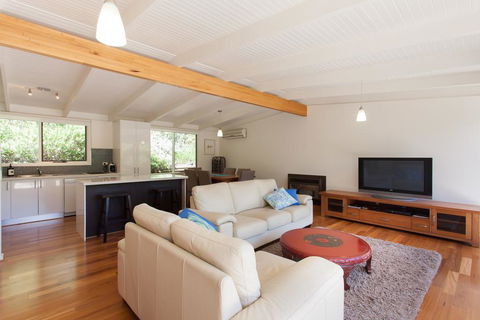 Maryrose - Beautiful, Close Walk To The Beach - Hotel VIC 3