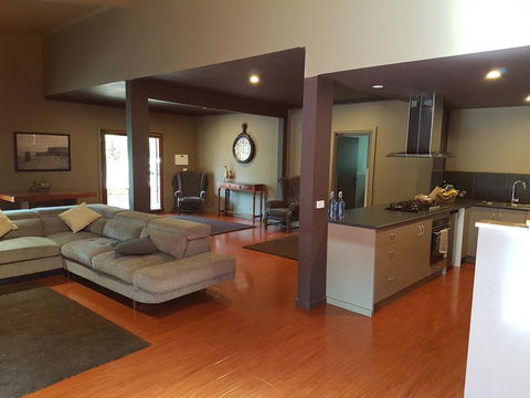 Montrose Barn House - Hotel VIC 2