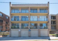 Book Caloundra Accommodation Vacations Hotel VIC Hotel VIC