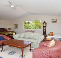 Morisset Waterfront 1bdr Studio looking over Trinity Marina - Hotel VIC