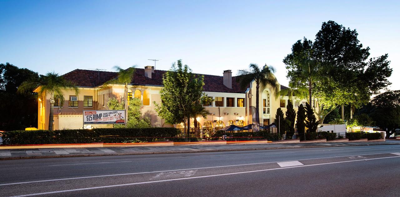 Floreat WA Hotel VIC