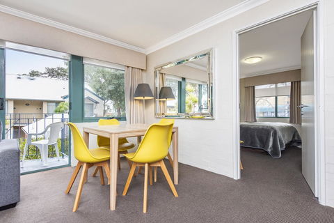 Subiaco Village 20 - Hotel VIC 3