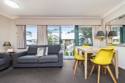 Subiaco Village 20 - Hotel VIC 1