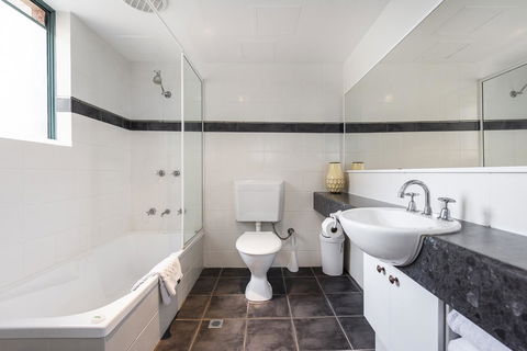 Subiaco Village 20 - Hotel VIC 15