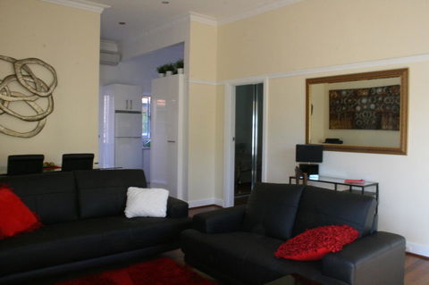 Kenata-Fairway Apartment Hotel - Hotel VIC 9