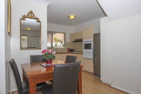 Leederville Townhouse - Hotel VIC 1