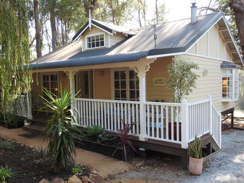 Quiet Escapes Cottages - Hotel VIC 3