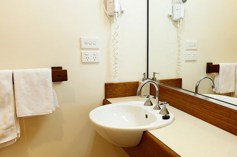 Karri Aura - Hotel VIC 2