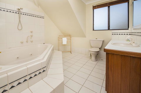 A Hidden Bush Delight - Hotel VIC 26
