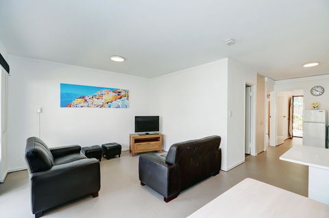 West Beach Lagoon 206 - Sleeps Three! Value!!! - Hotel VIC 12