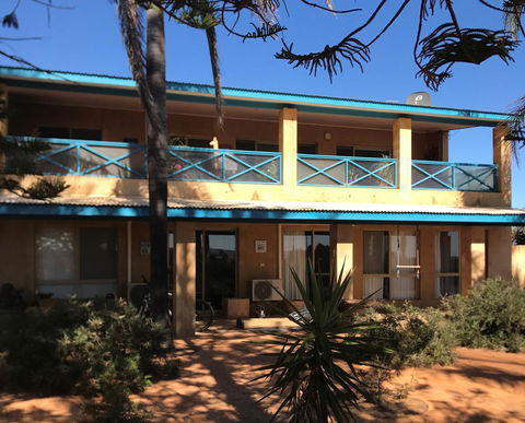 Surf Views - Hotel VIC 12