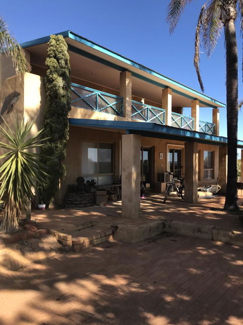 Surf Views - Hotel VIC 4