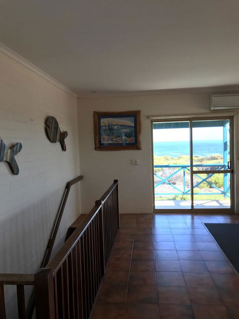 Surf Views - Hotel VIC 5