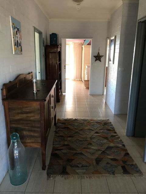 Surf Views - Hotel VIC 2