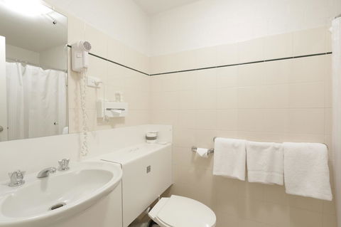 Atrium Hotel Mandurah - Hotel VIC 37