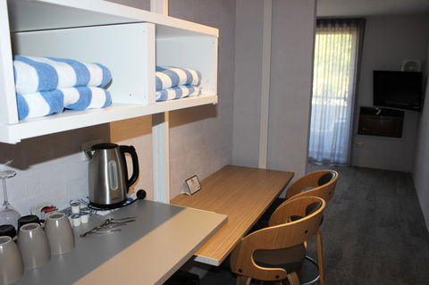 Atrium Hotel Mandurah - Hotel VIC 11