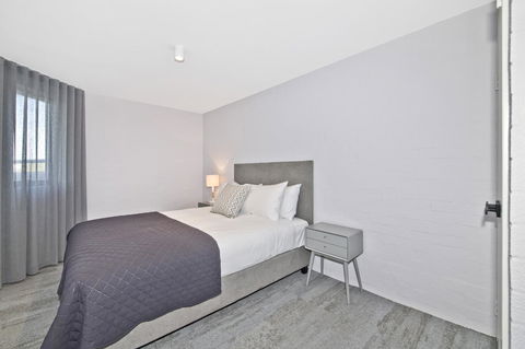 Atrium Hotel Mandurah - Hotel VIC 35