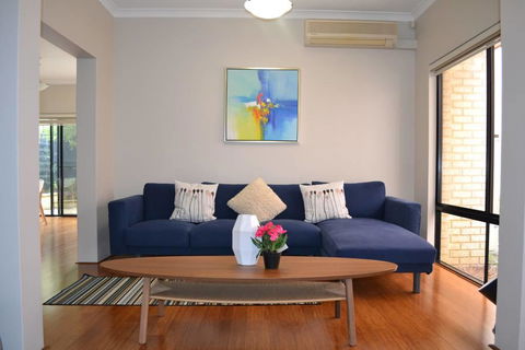 Highgate Modern Home (4 Mins To Perth City) - Hotel VIC 1