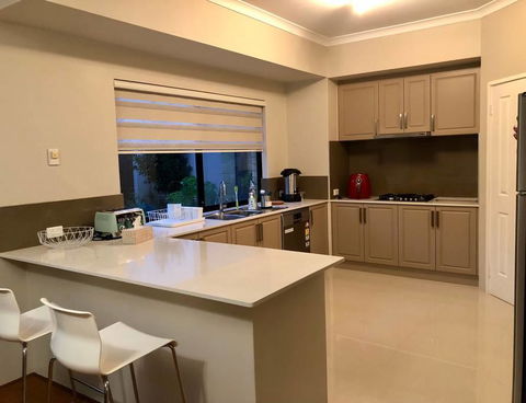 Highgate Modern Home (4 Mins To Perth City) - Hotel VIC 4