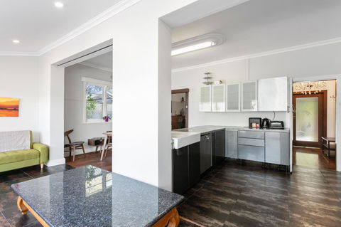 Heart Of Claremont Gem - Free WiFi - Hotel VIC 16