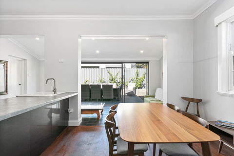 Heart Of Claremont Gem - Free WiFi - Hotel VIC 6