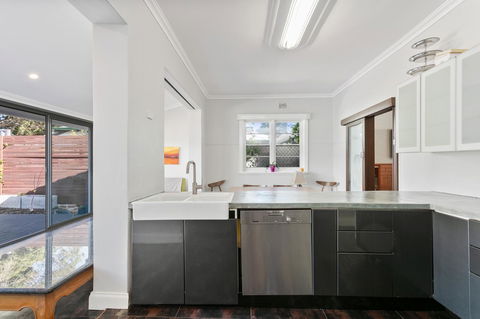 Heart Of Claremont Gem - Free WiFi - Hotel VIC 14