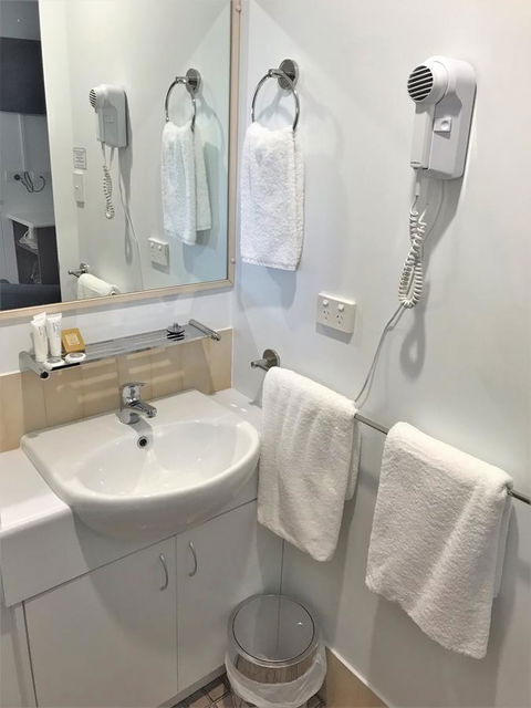 Trinity On Hampden - Hotel VIC 12