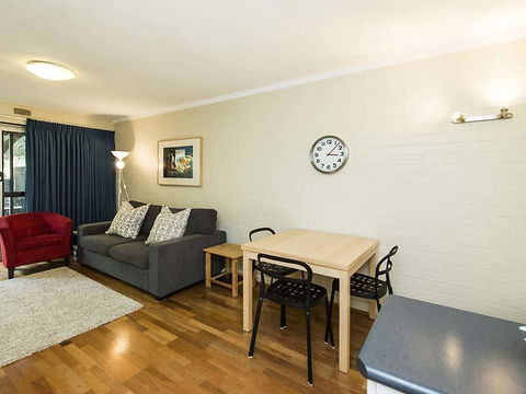 Rosalie 13 - Hotel VIC 6
