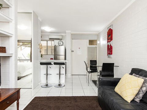 Rosalie 02 - Hotel VIC 7