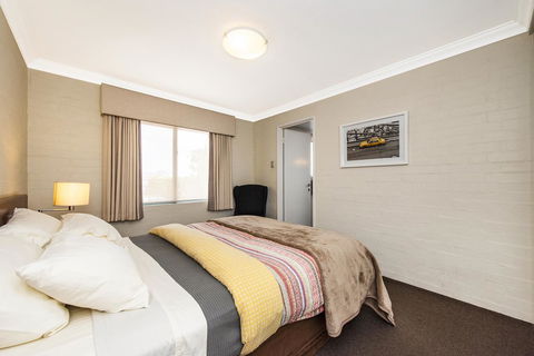 Subiaco Village 18 - Hotel VIC 11