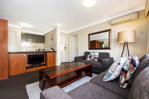 Subiaco Village 18 - Hotel VIC 2