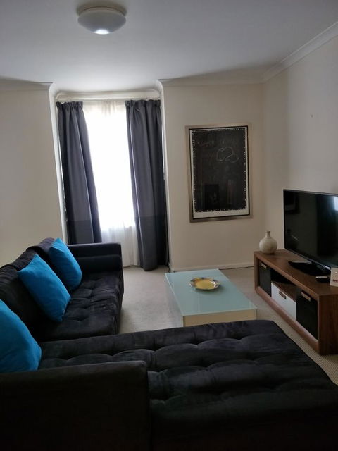 Superb 2 BR East Perth Riverside Apartment Location Comfort And Space 45 - Hotel VIC 11