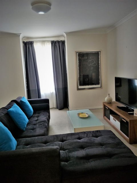 Superb 2 BR East Perth Riverside Apartment Location Comfort And Space 45 - Hotel VIC 14