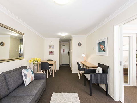 Subiaco Village 28 - Hotel VIC 3