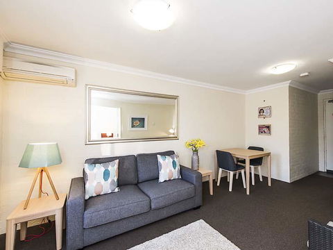 Subiaco Village 28 - Hotel VIC 5