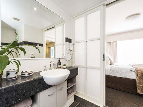Subiaco Village 28 - Hotel VIC 12