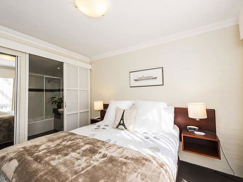 Subiaco Village 28 - Hotel VIC 10
