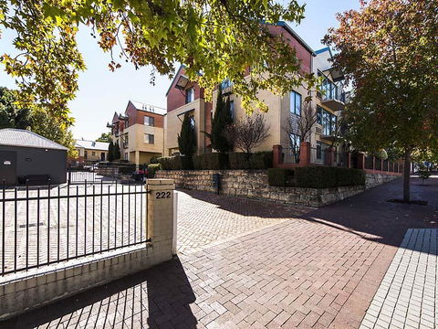 Subiaco Village 28 - Hotel VIC 22