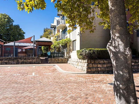 Subiaco Village 28 - Hotel VIC 20
