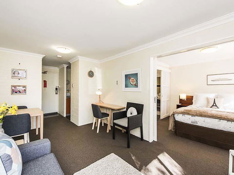 Subiaco Village 28 - Hotel VIC 4