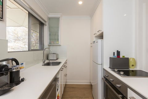 Cottesloe Beach Pines Apartment - Hotel VIC 2