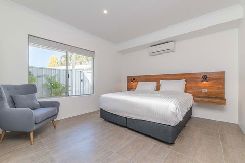 Karrinyup Waters Luxury House Rental - Hotel VIC 11